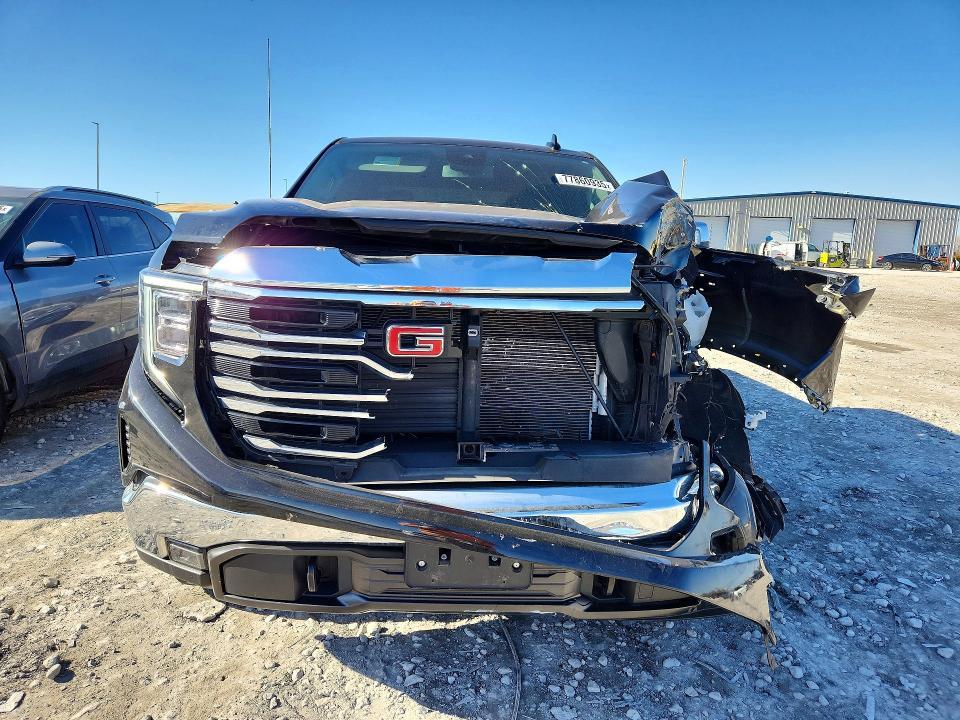 2023 GMC Sierra K1500 slt