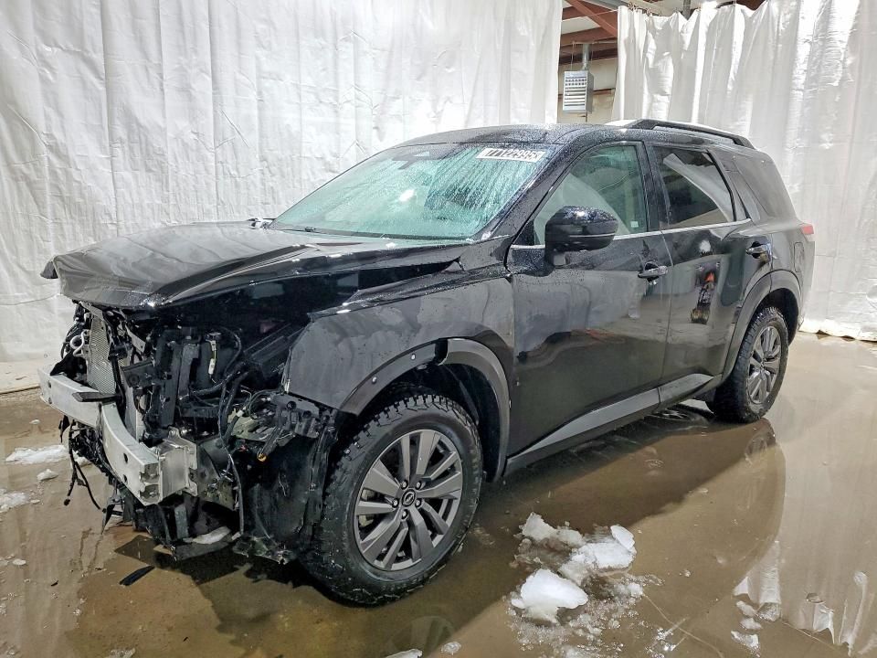 2025 Nissan Pathfinder sv