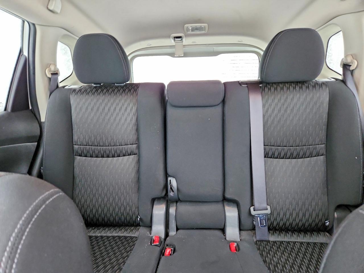 2017 Nissan Rogue sv