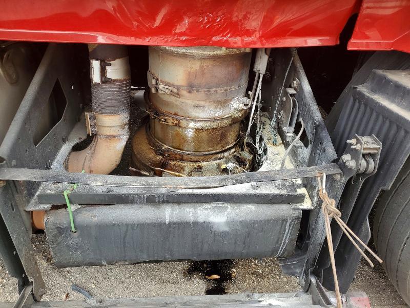 2011 Volvo VNL Semi Truck