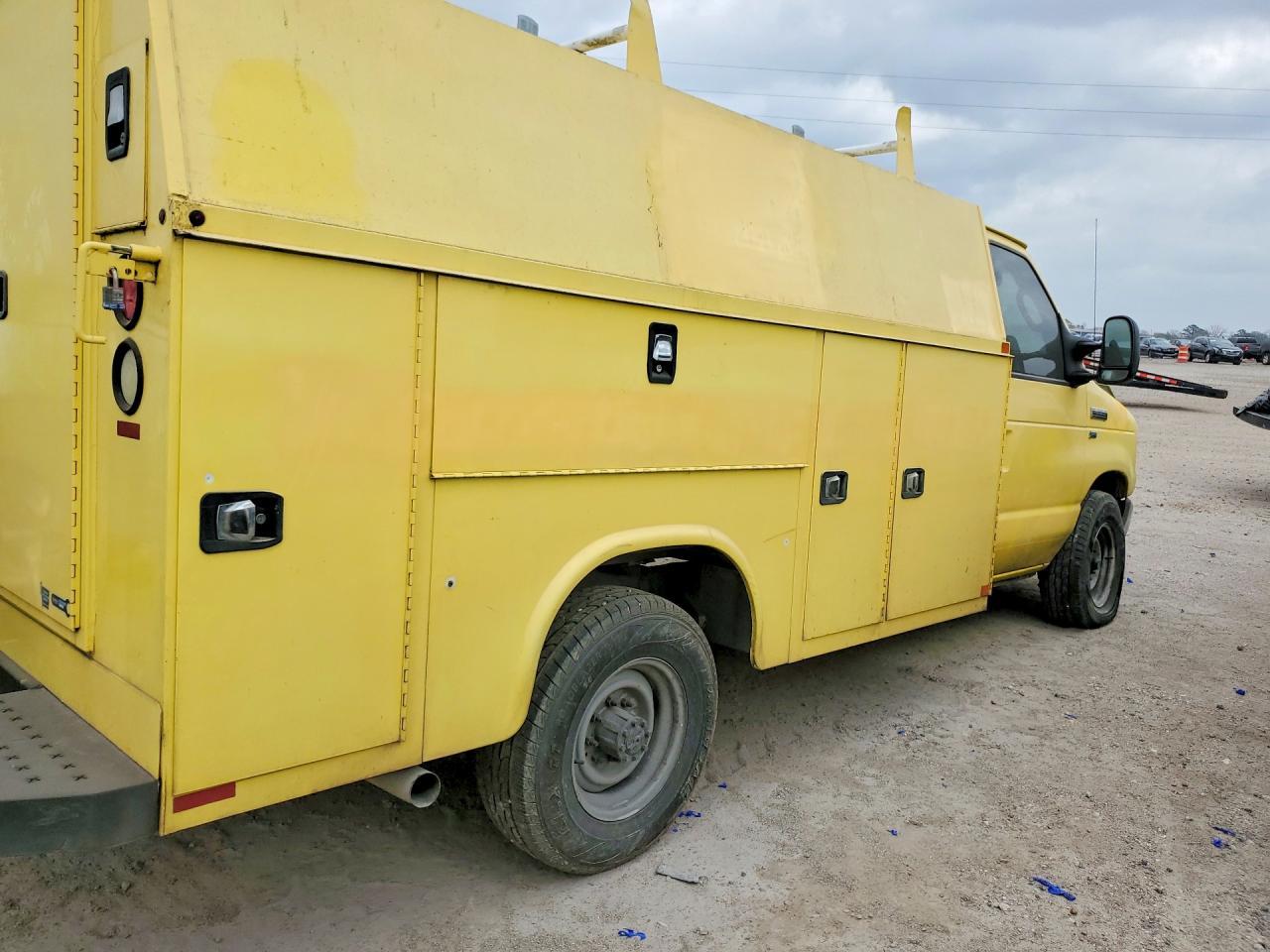 2016 Ford E350 Utility / Service Truck