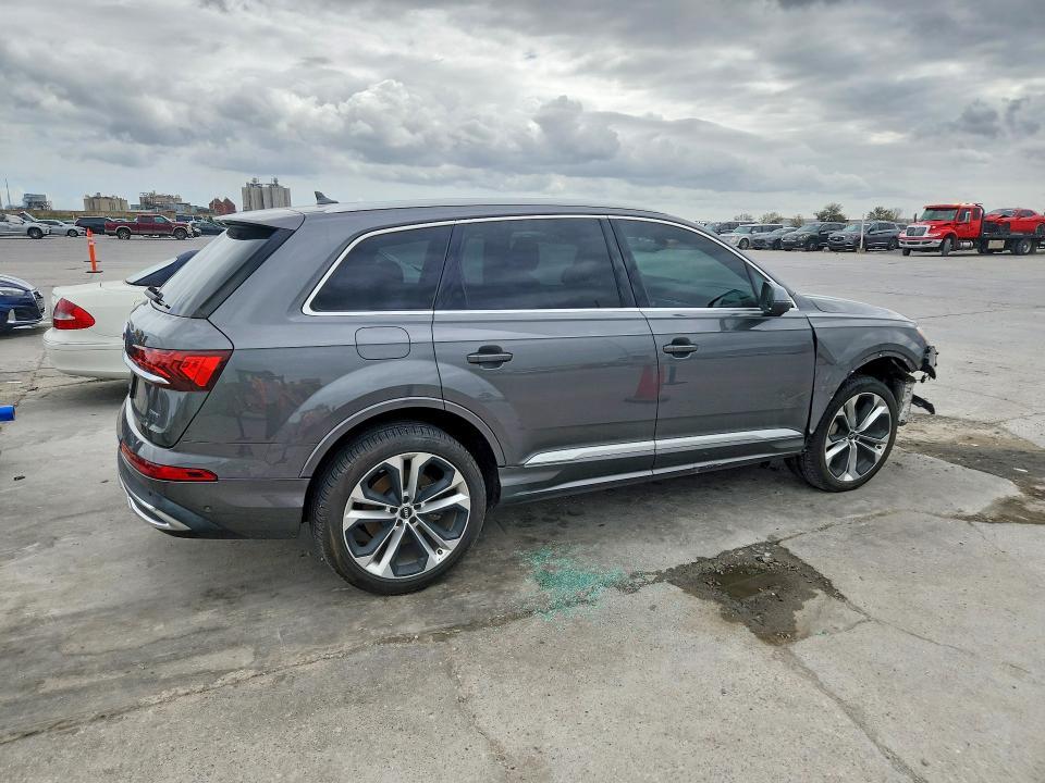 2020 Audi Q7 Premium Plus