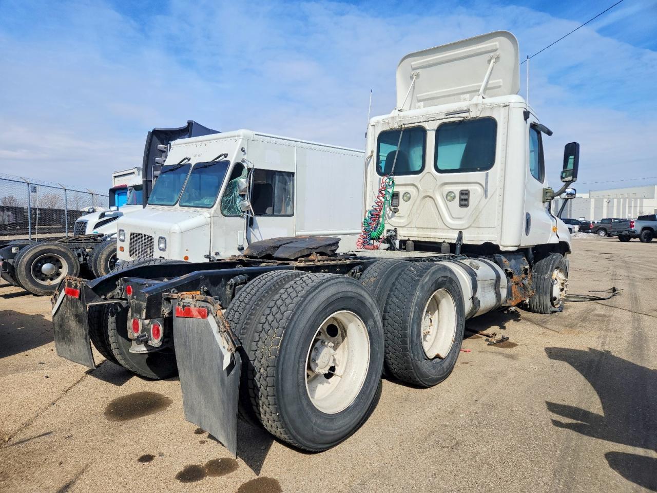 2013 Freigliner 2013 Freightliner Cascadia Semi Truck