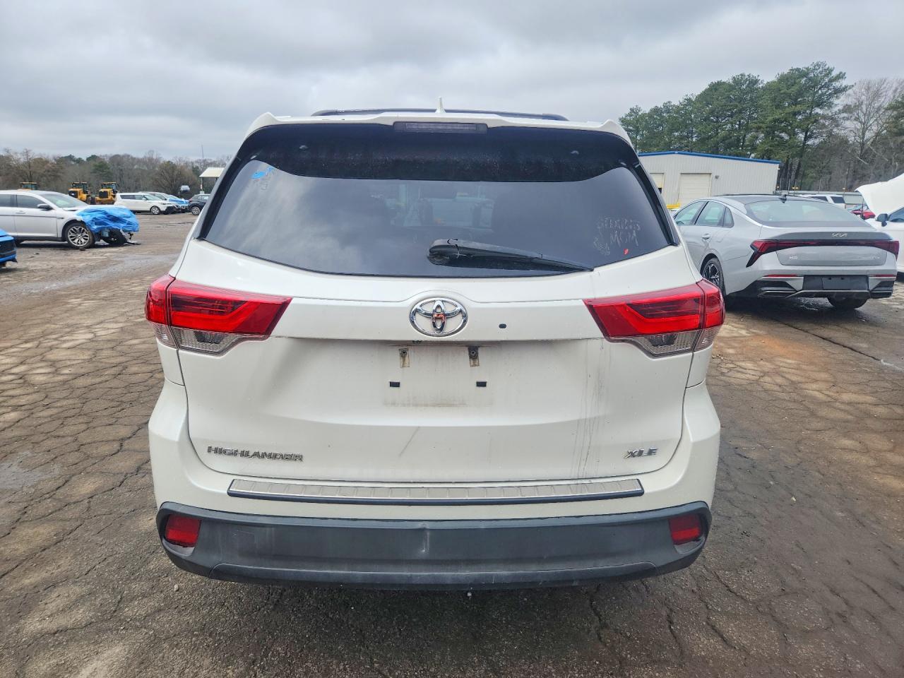 2019 Toyota Highlander se