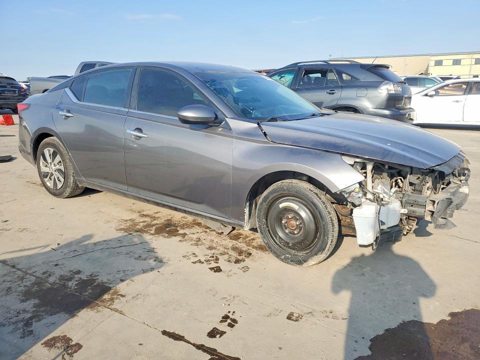 2020 Nissan Altima s