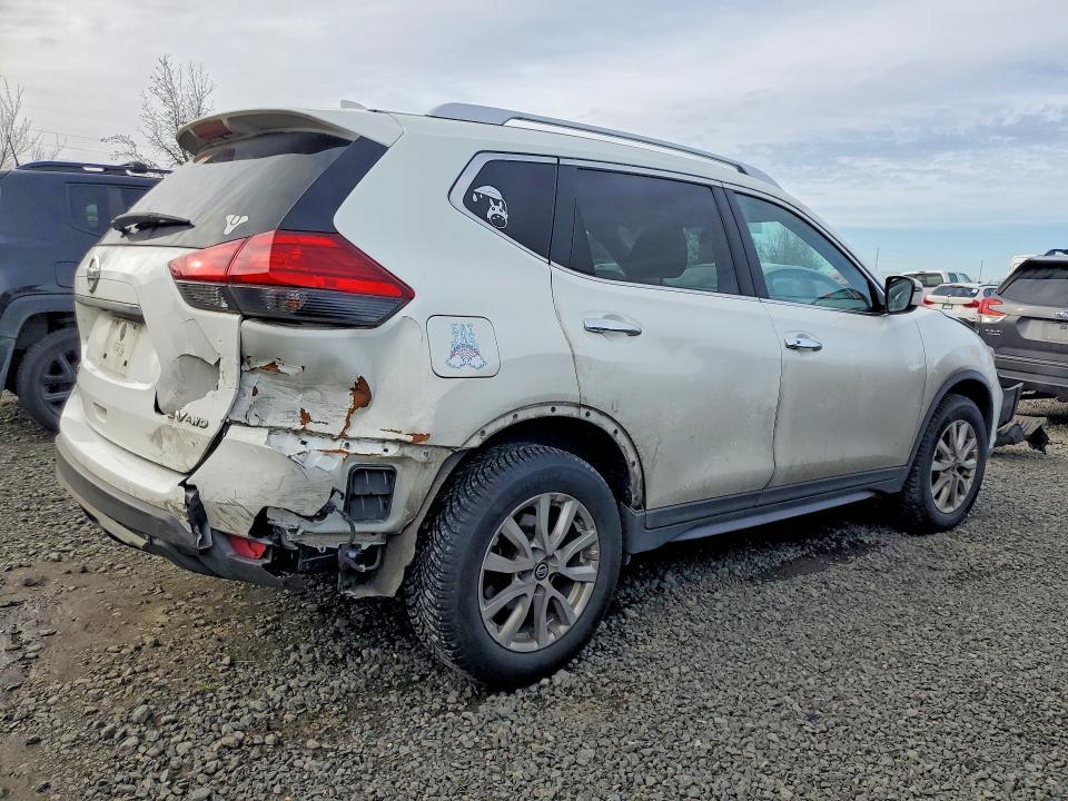 2017 Nissan Rogue sv