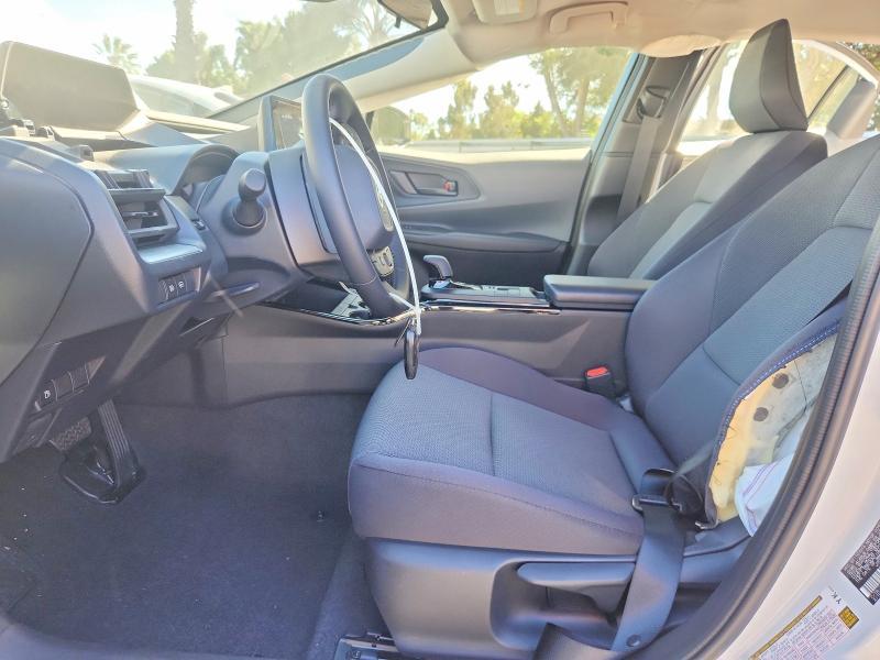 2025 Toyota Prius le