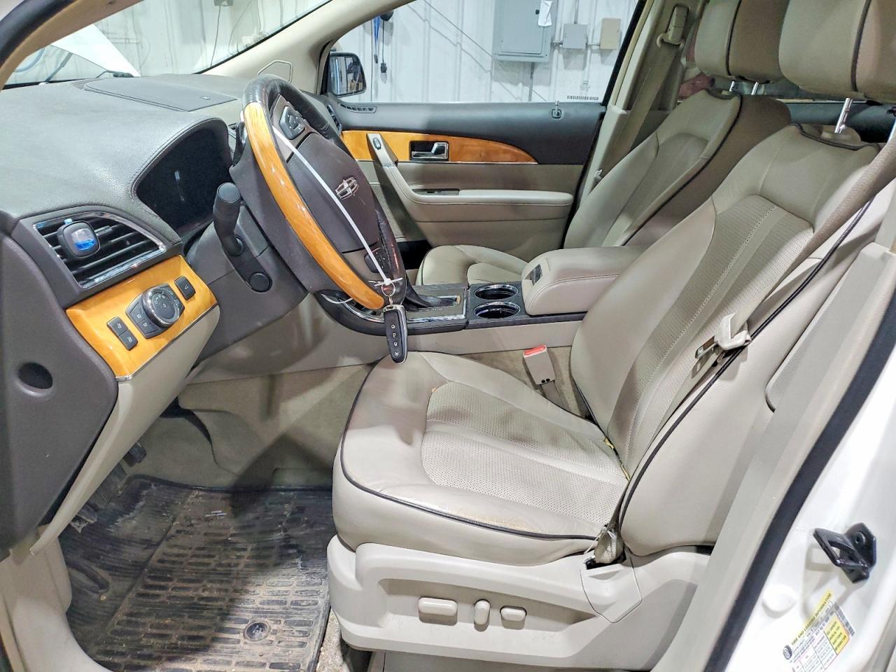 2013 Lincoln Townhouse MKX