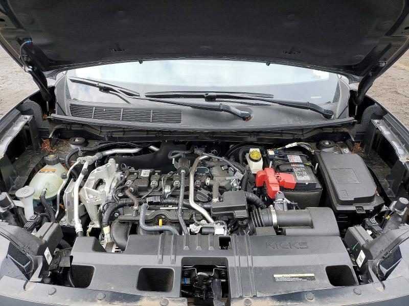 2025 Nissan Kicks sr