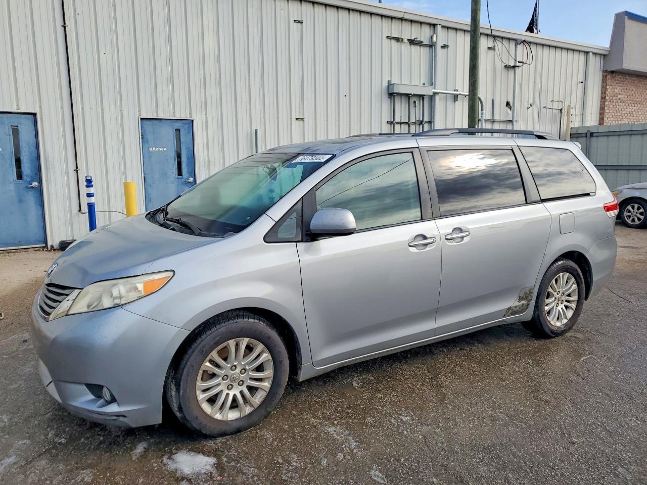 2011 Toyota Sienna xle