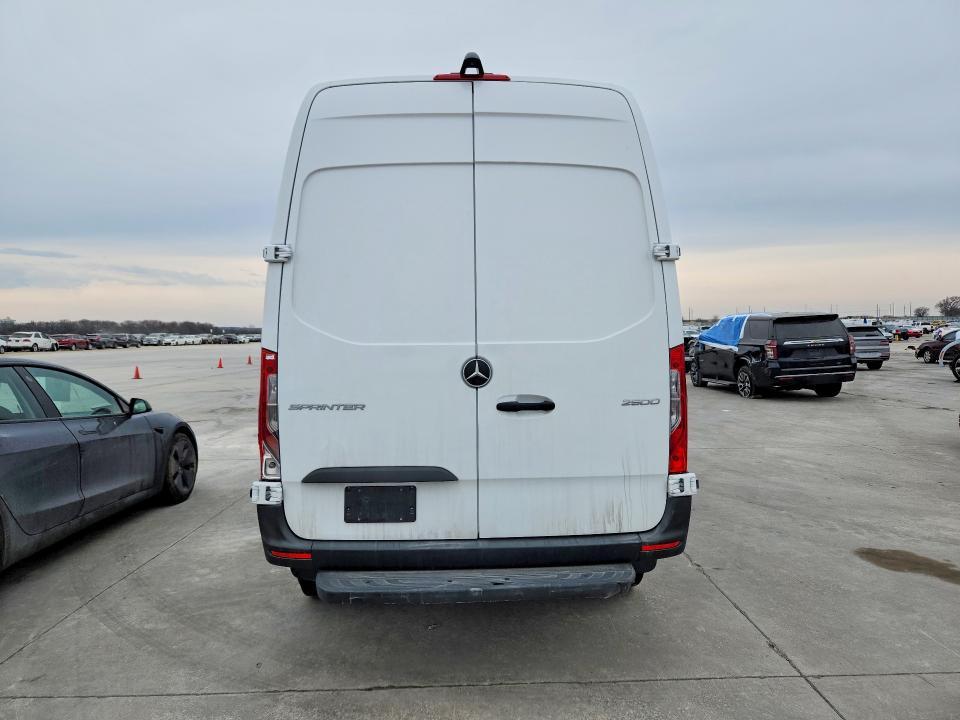 2024 Mercedes-Benz 2024 Mercedes Benz Sprinter 2500 Delivery van