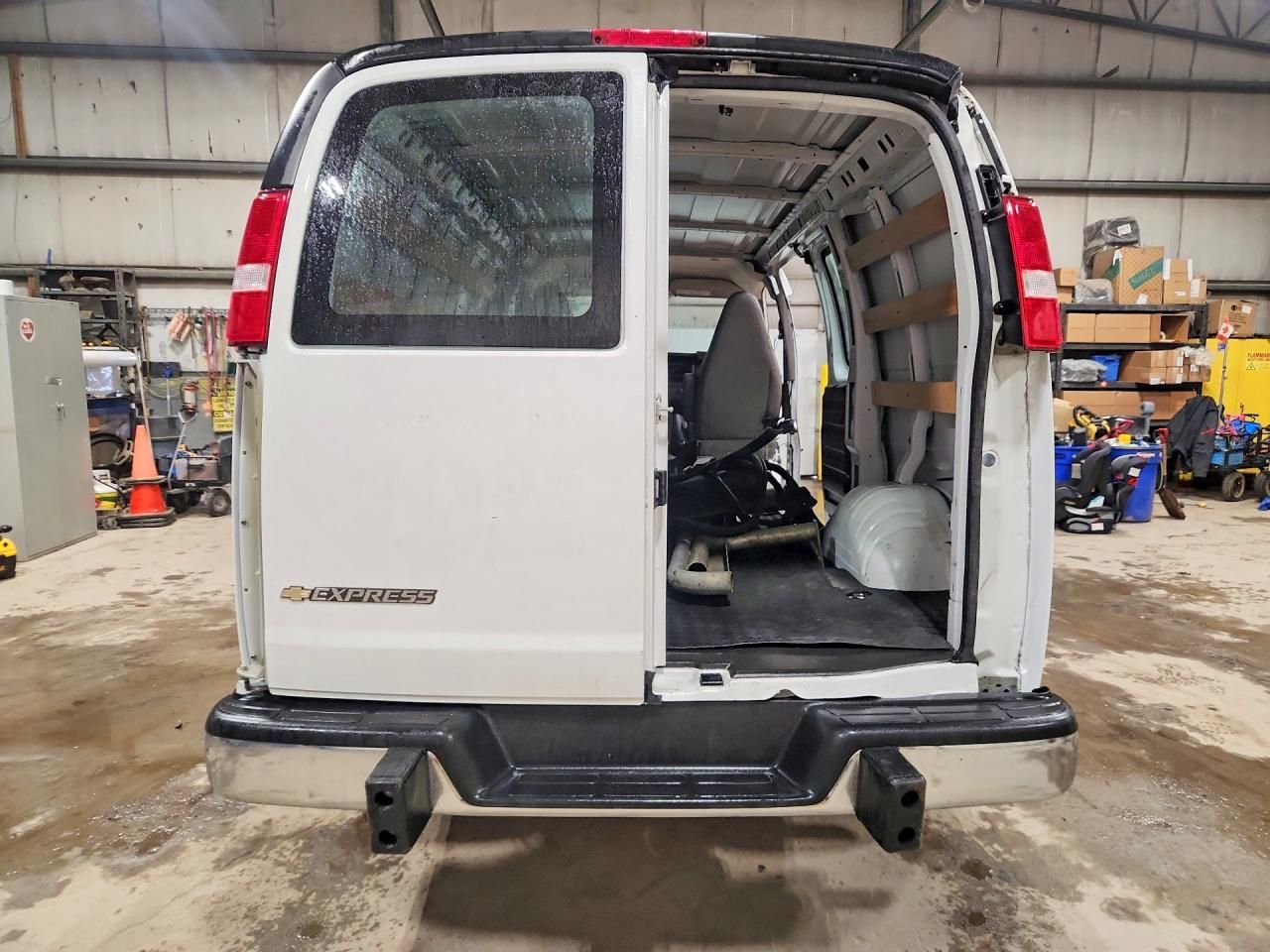 2024 Chevrolet Express G2500