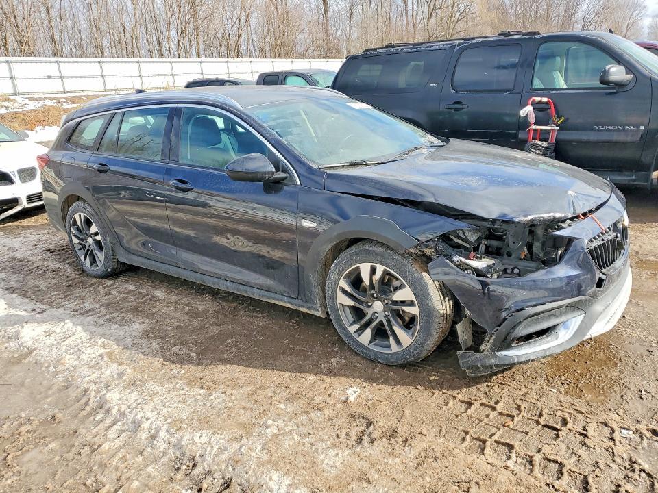 2018 Buick Regal Tourx Essence