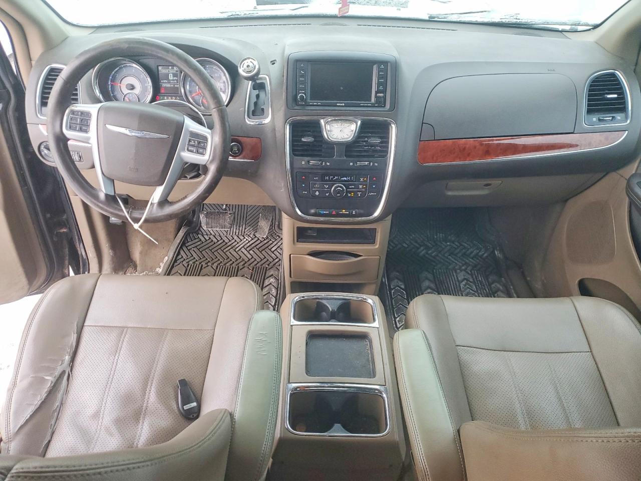 2014 Chrysler Town & Country Touring l