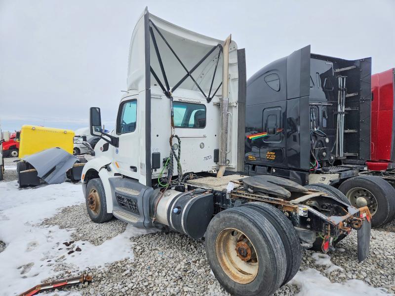 2018 Peterbilt 579 Semi Truck