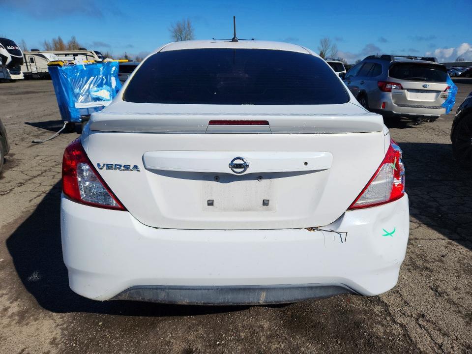 2017 Nissan Versa 1.6 s Plus