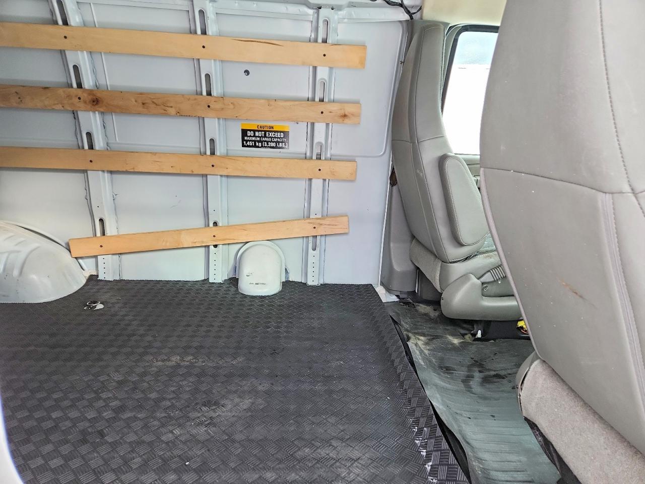 2024 Chevrolet Express G2500