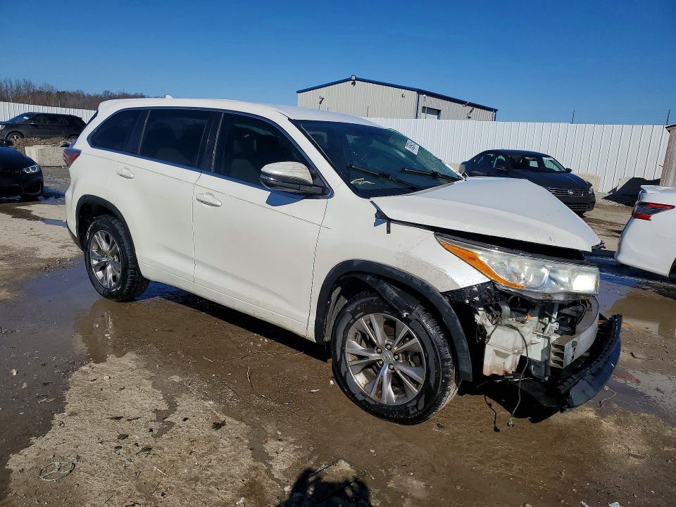 2014 Toyota Highlander le Plus