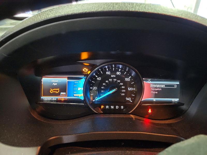 2018 Ford Explorer x