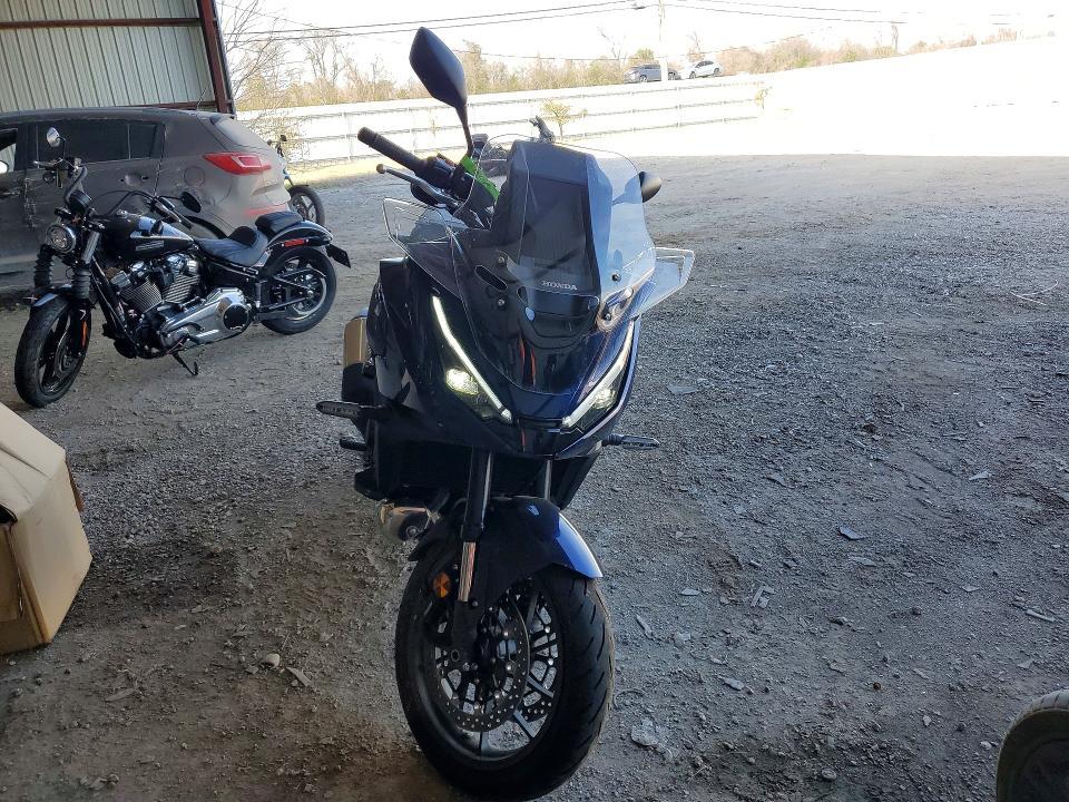 2025 Honda NT1100 D