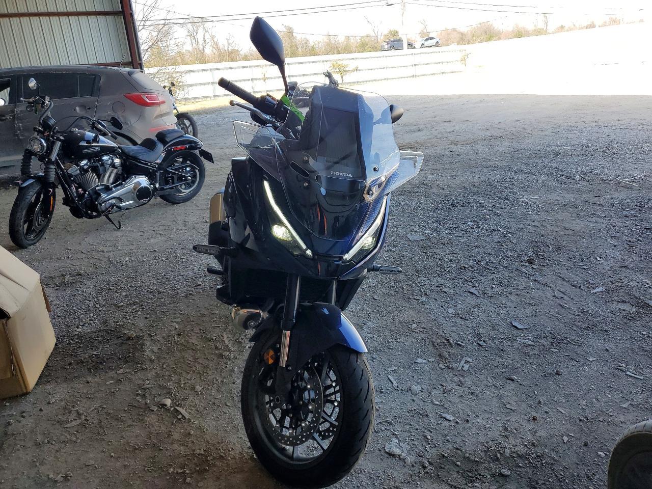 2025 Honda NT1100 D