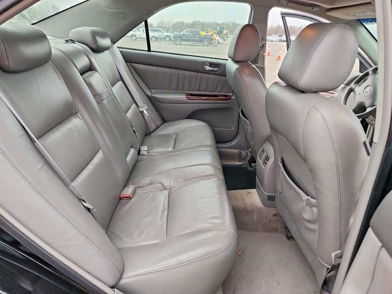 2004 Toyota Camry le