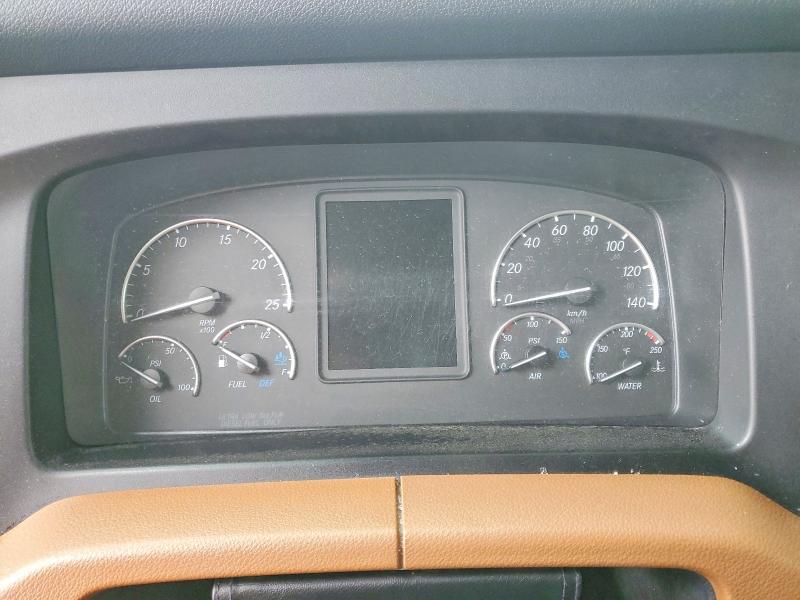 2018 Freightliner Cascadia 1-semi Truck