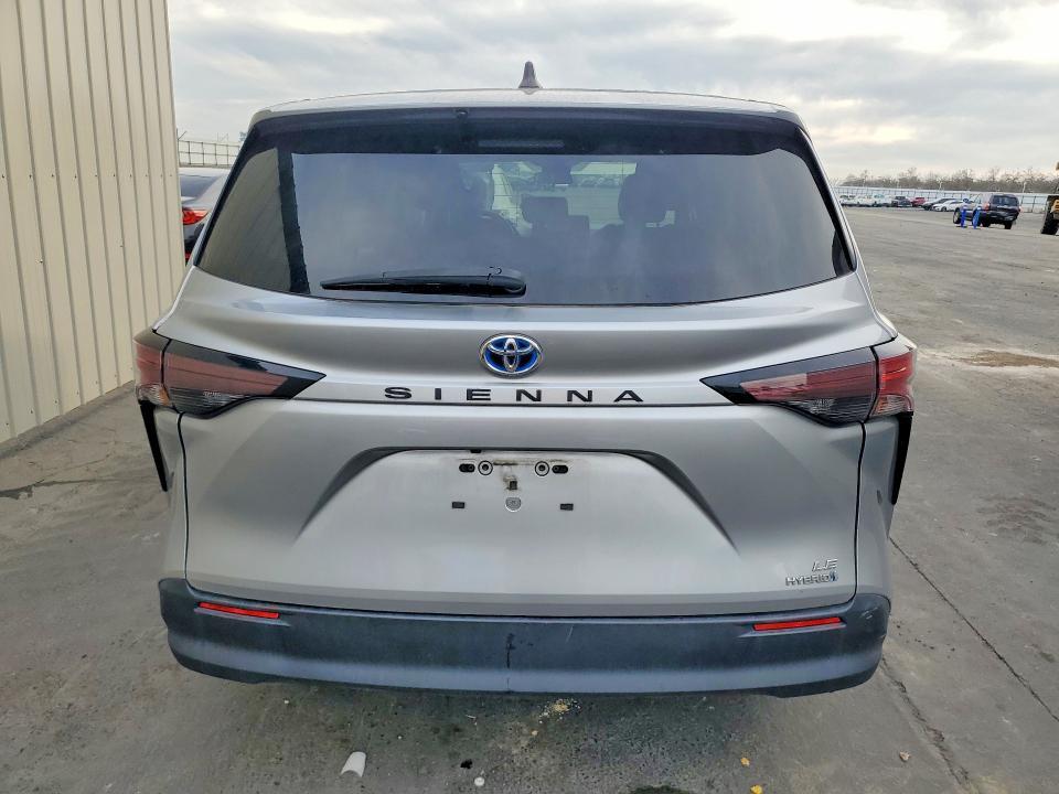 2023 Toyota Sienna le