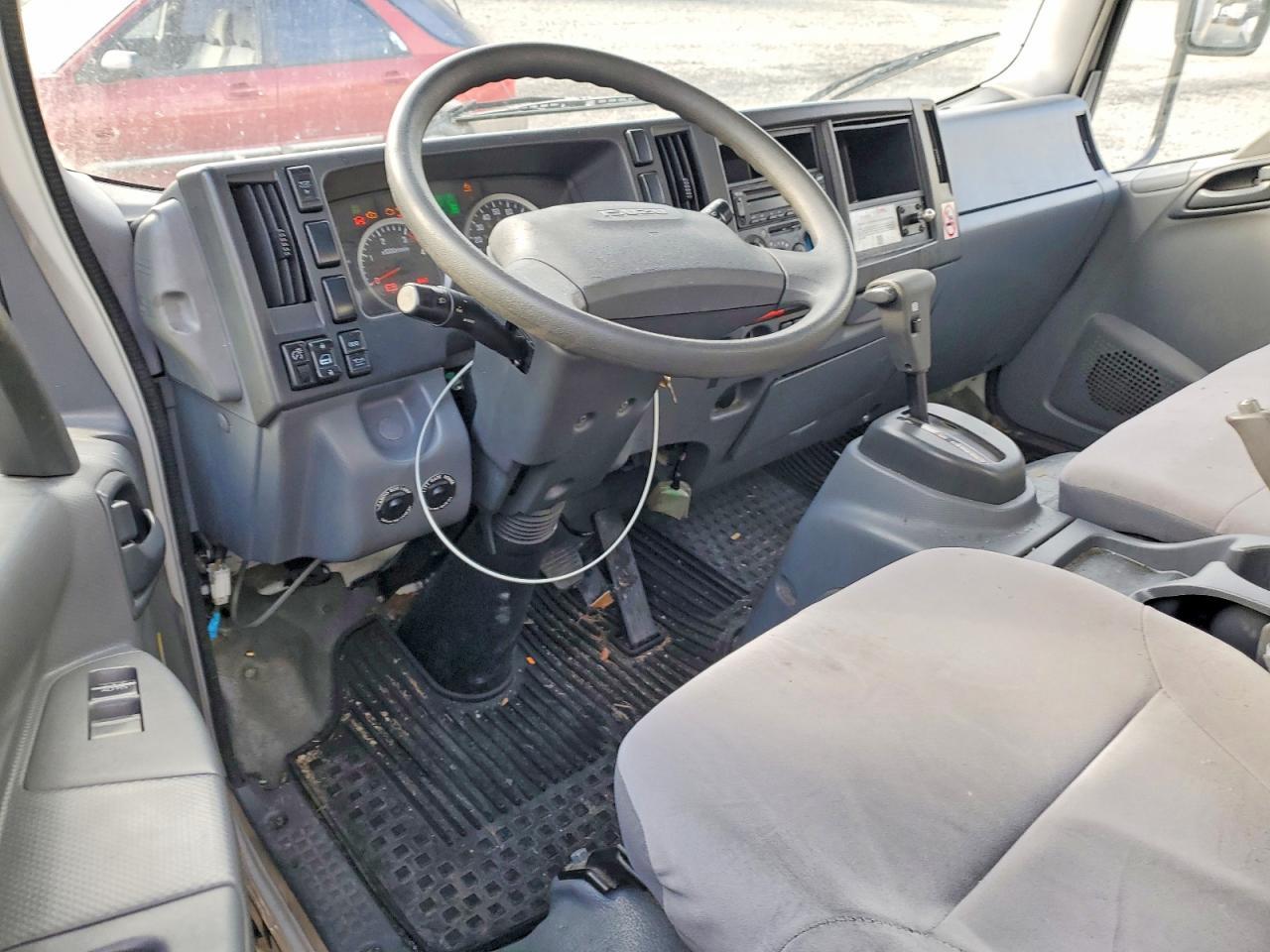 2019 Isuzu NPR HD BOX Truck