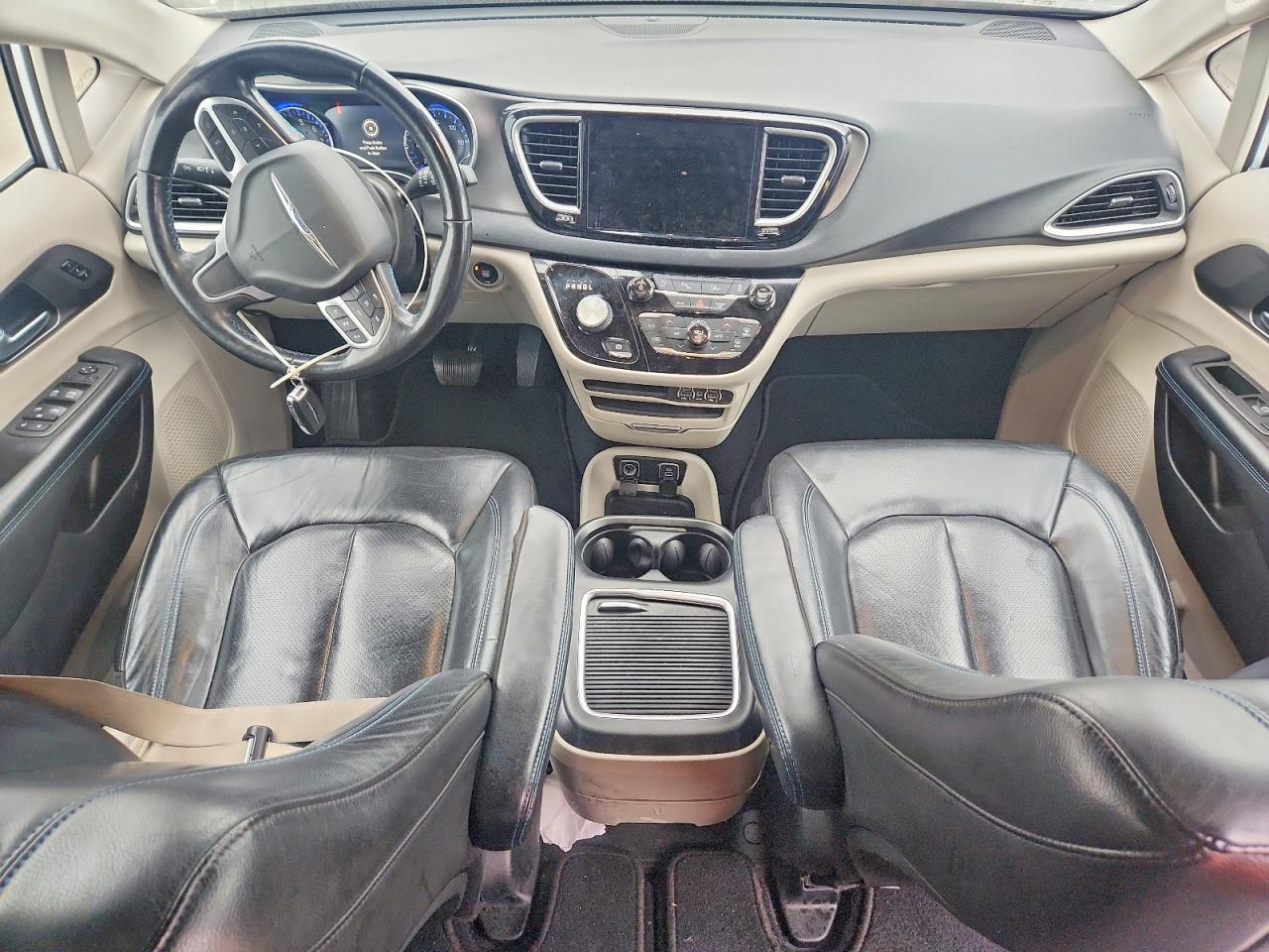 2021 Chrysler Pacifica Touring l
