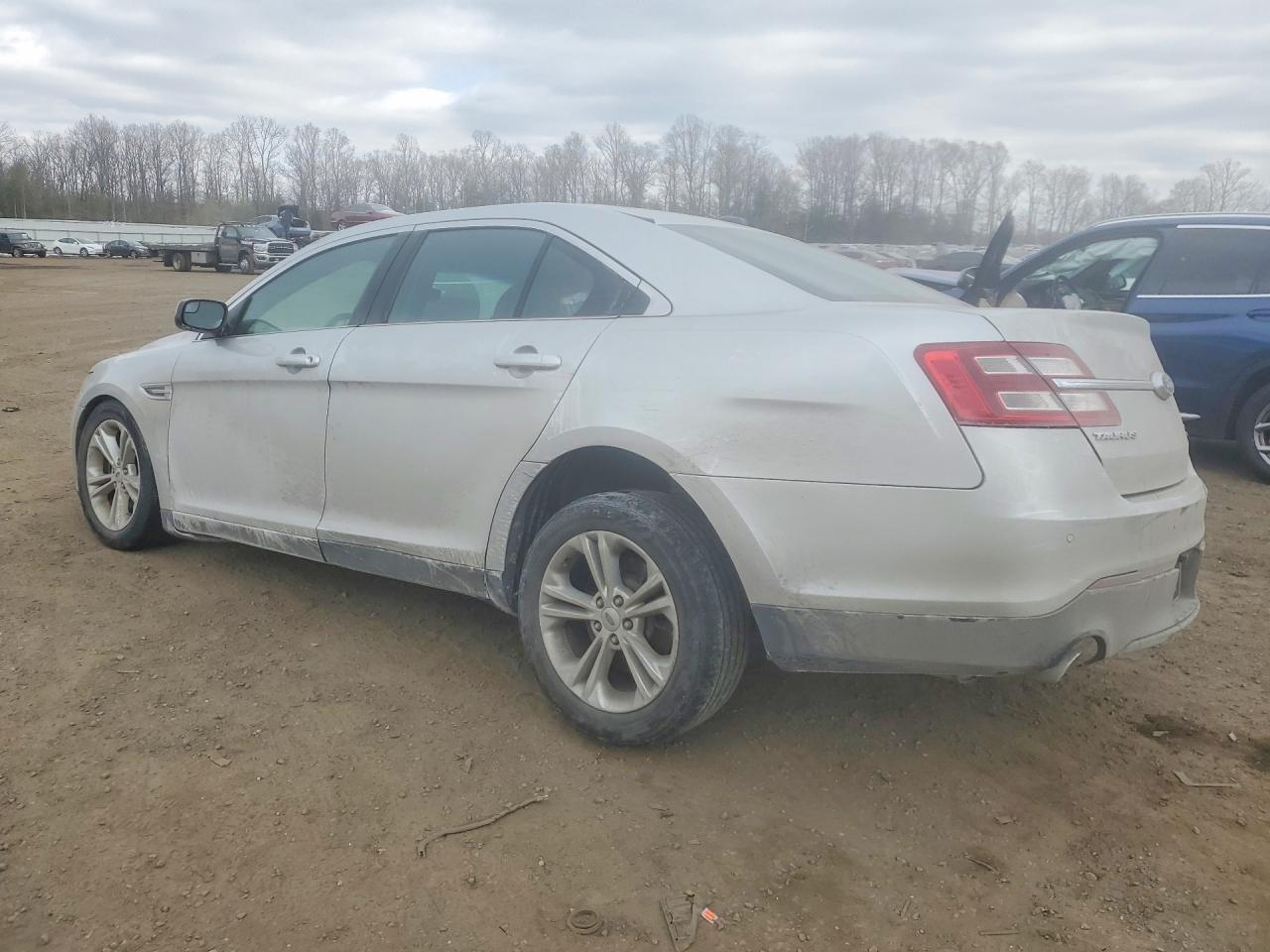 2018 Ford Taurus sel