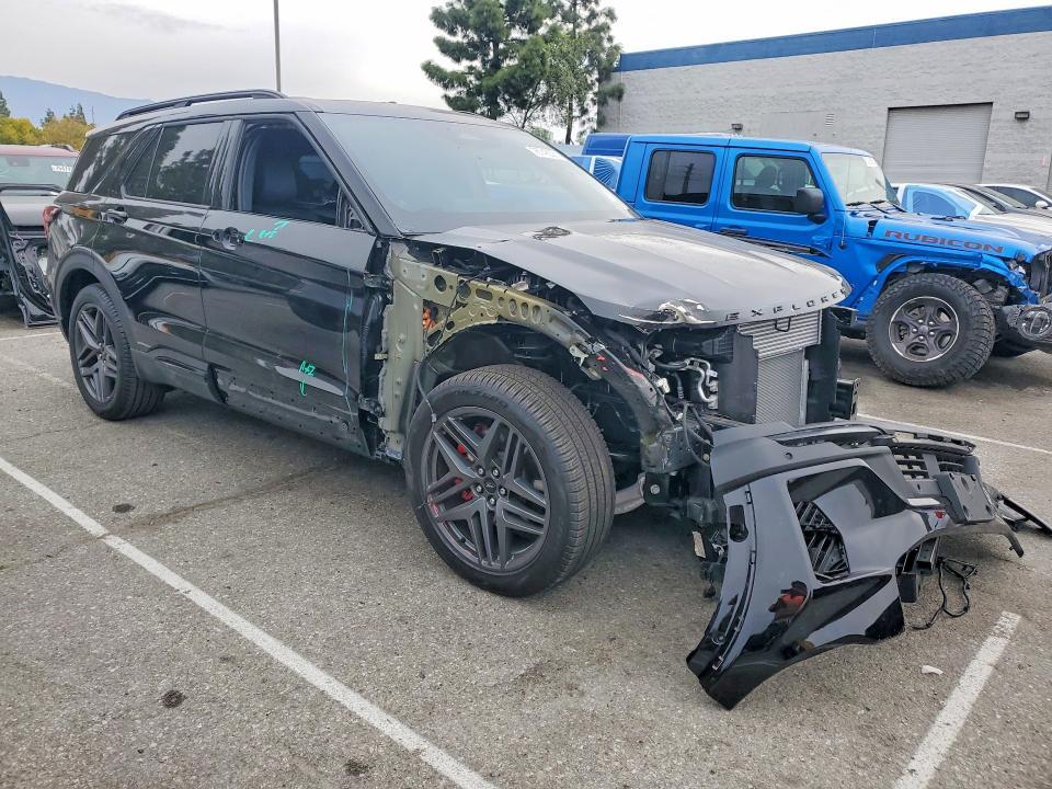 2025 Ford Explorer st