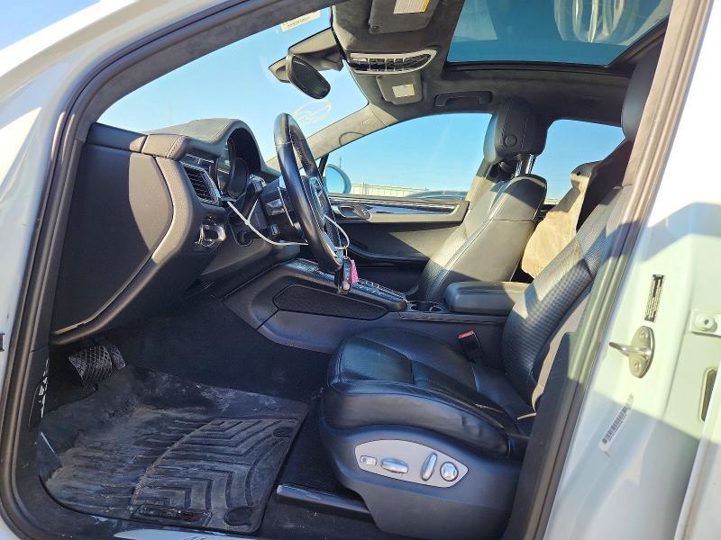 2016 Porsche Macan Turbo