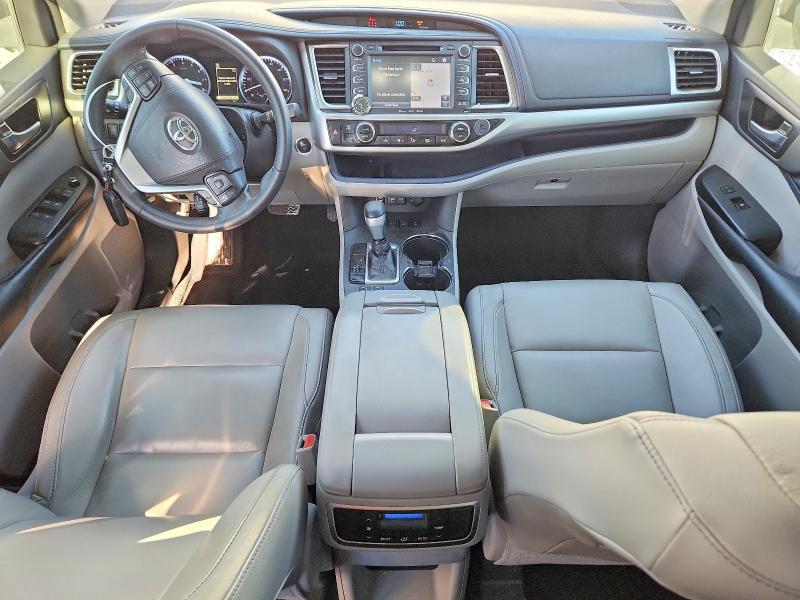 2018 Toyota Highlander se