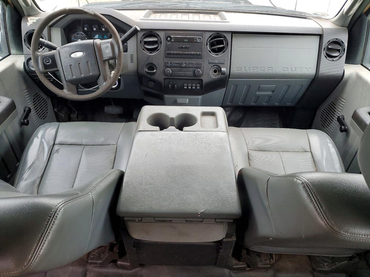 2013 Ford F450 Super Duty Flatbed Truck