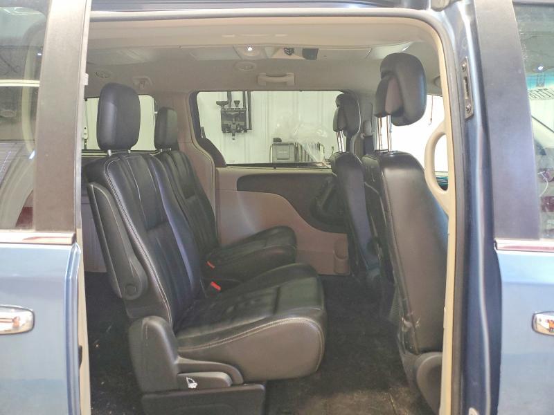 2012 Chrysler Town & Country Touring l