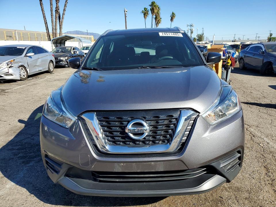 2018 Nissan Kicks s