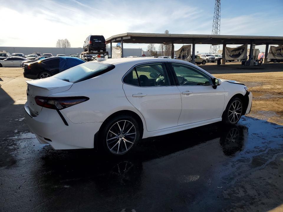 2022 Toyota Camry Hybrid se