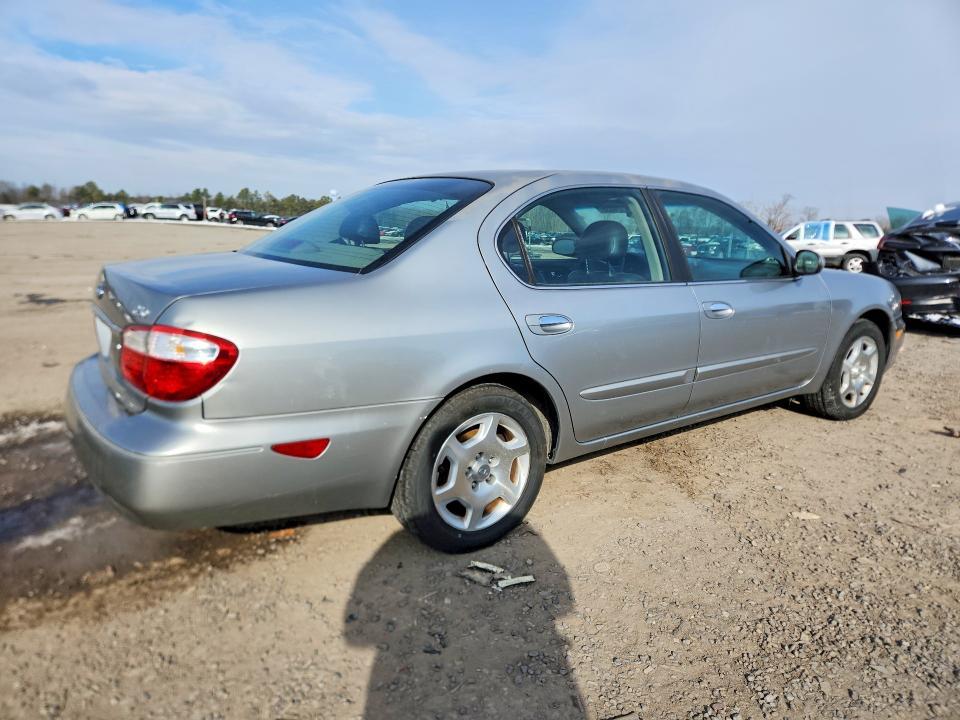 2000 Infiniti I30
