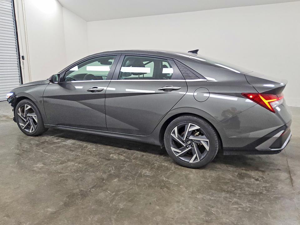2025 Hyundai Elantra Limited
