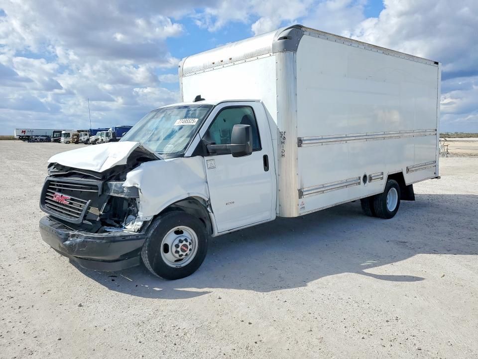 2021 GMC Savana CUT-BOX Truck