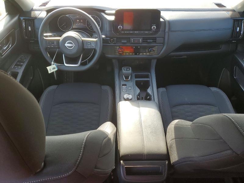 2025 Nissan Pathfinder s