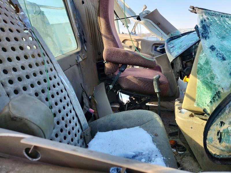 2005 International 9200i Semi Truck