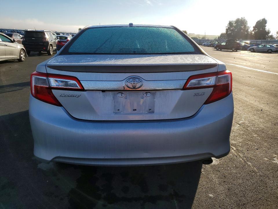 2014 Toyota Camry Hybrid xle