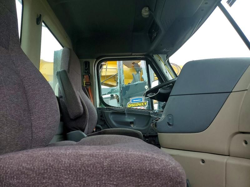 2017 Freightliner Cascadia 125 Semi Truck