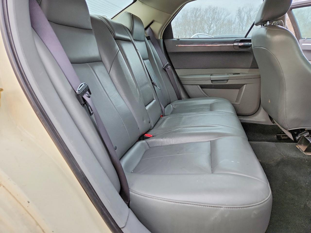 2005 Chrysler 300 Touring