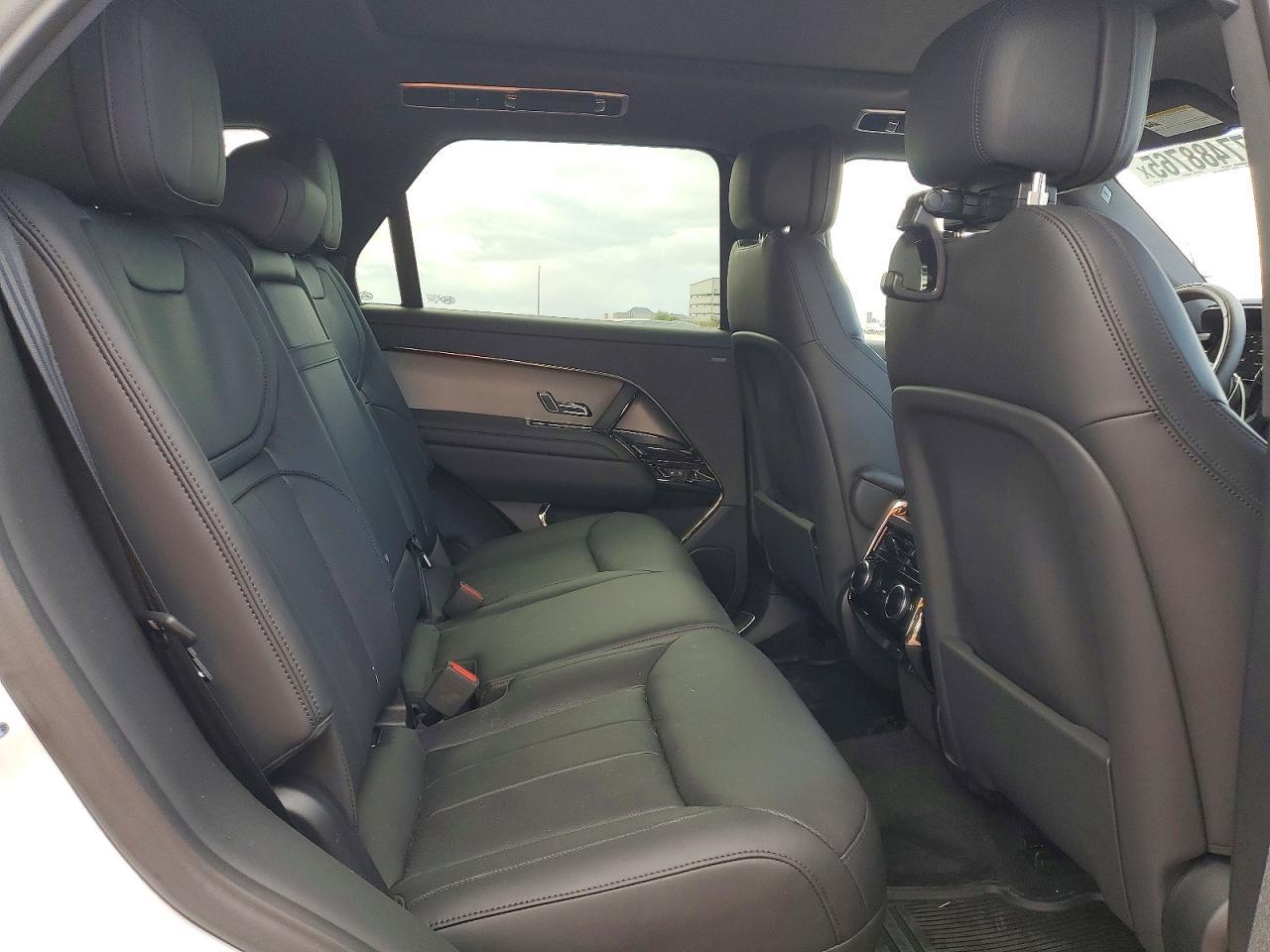 2025 Land Rover Range Rover Sport se