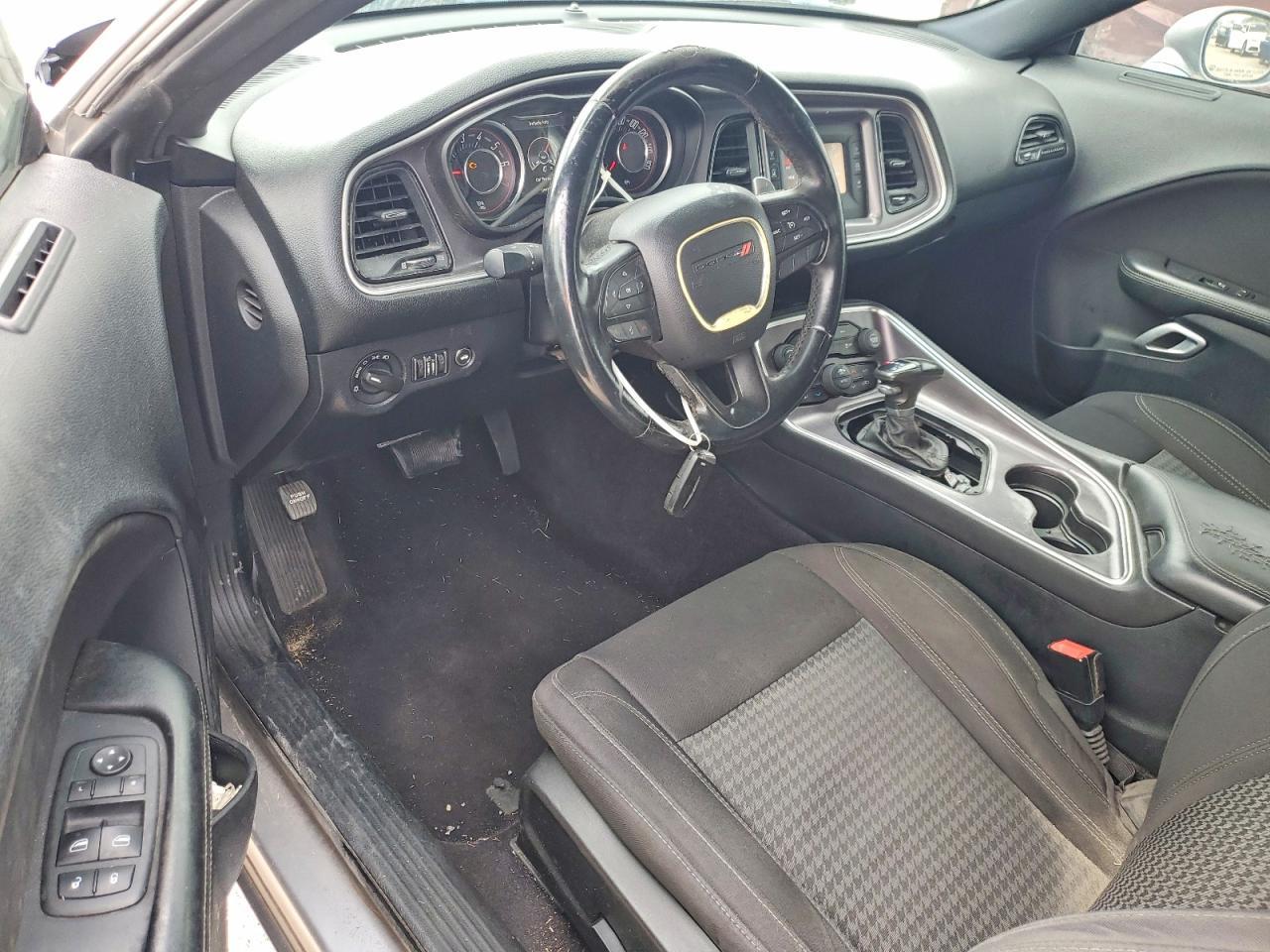 2015 Dodge Challenger sxt