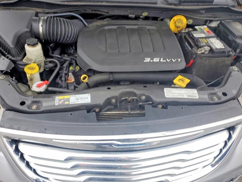 2013 Chrysler Town & Country Touring