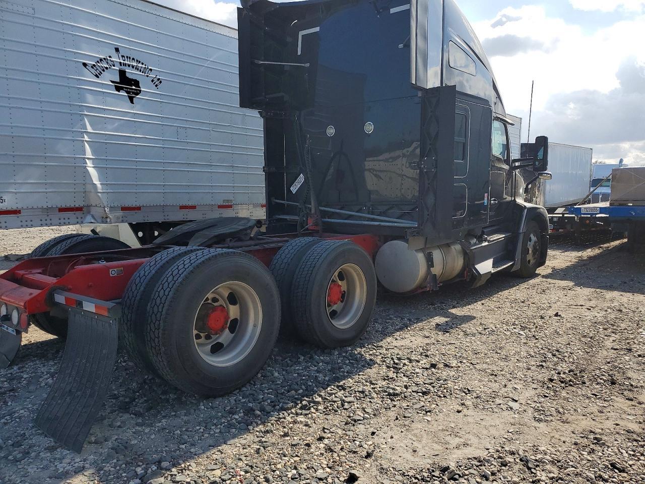 2023 Kenworth T680 Semi Truck